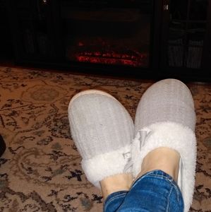 Women's Well Worn Slippers